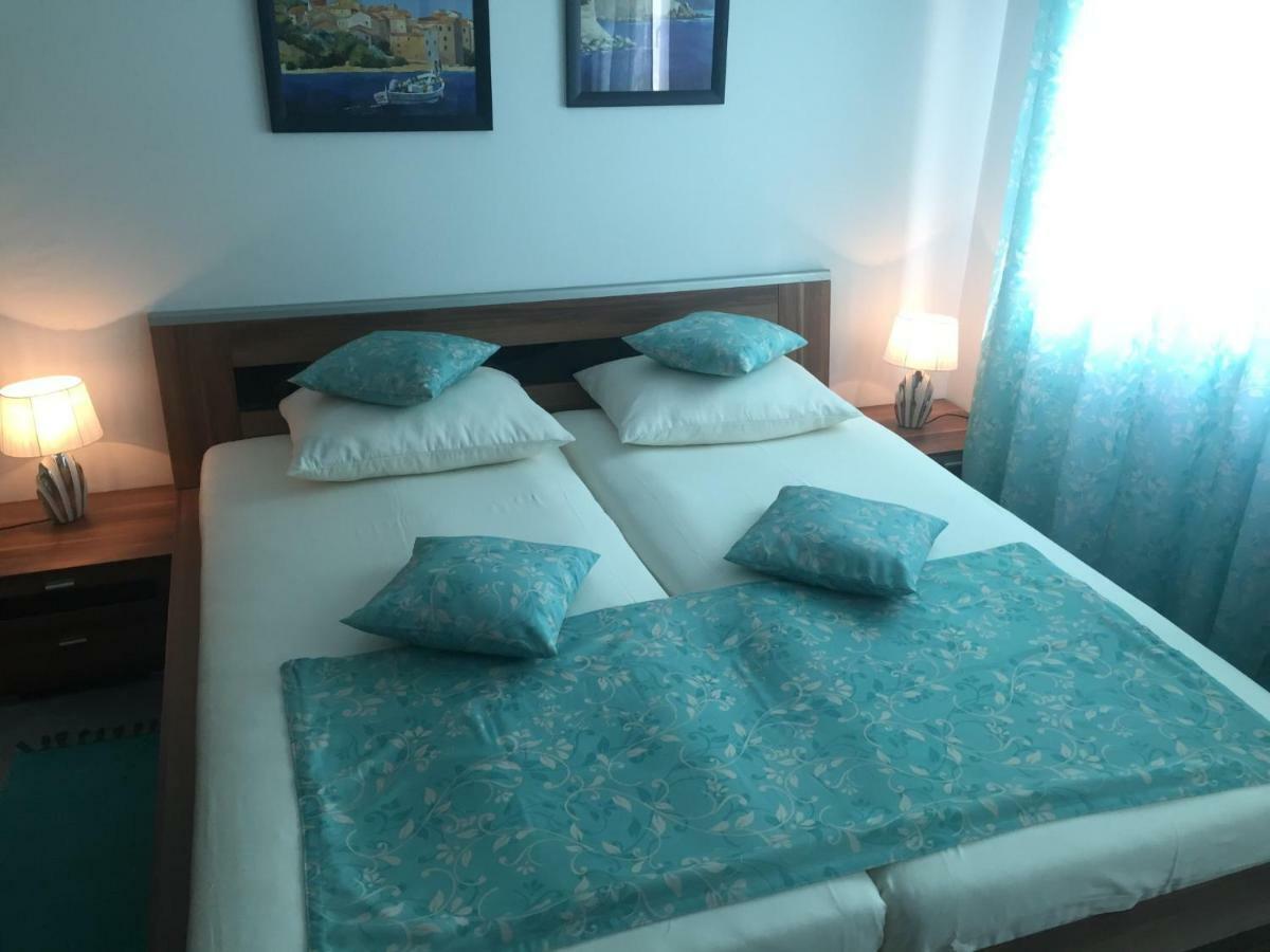 Apartment Vila Lina วีร์ ภายนอก รูปภาพ