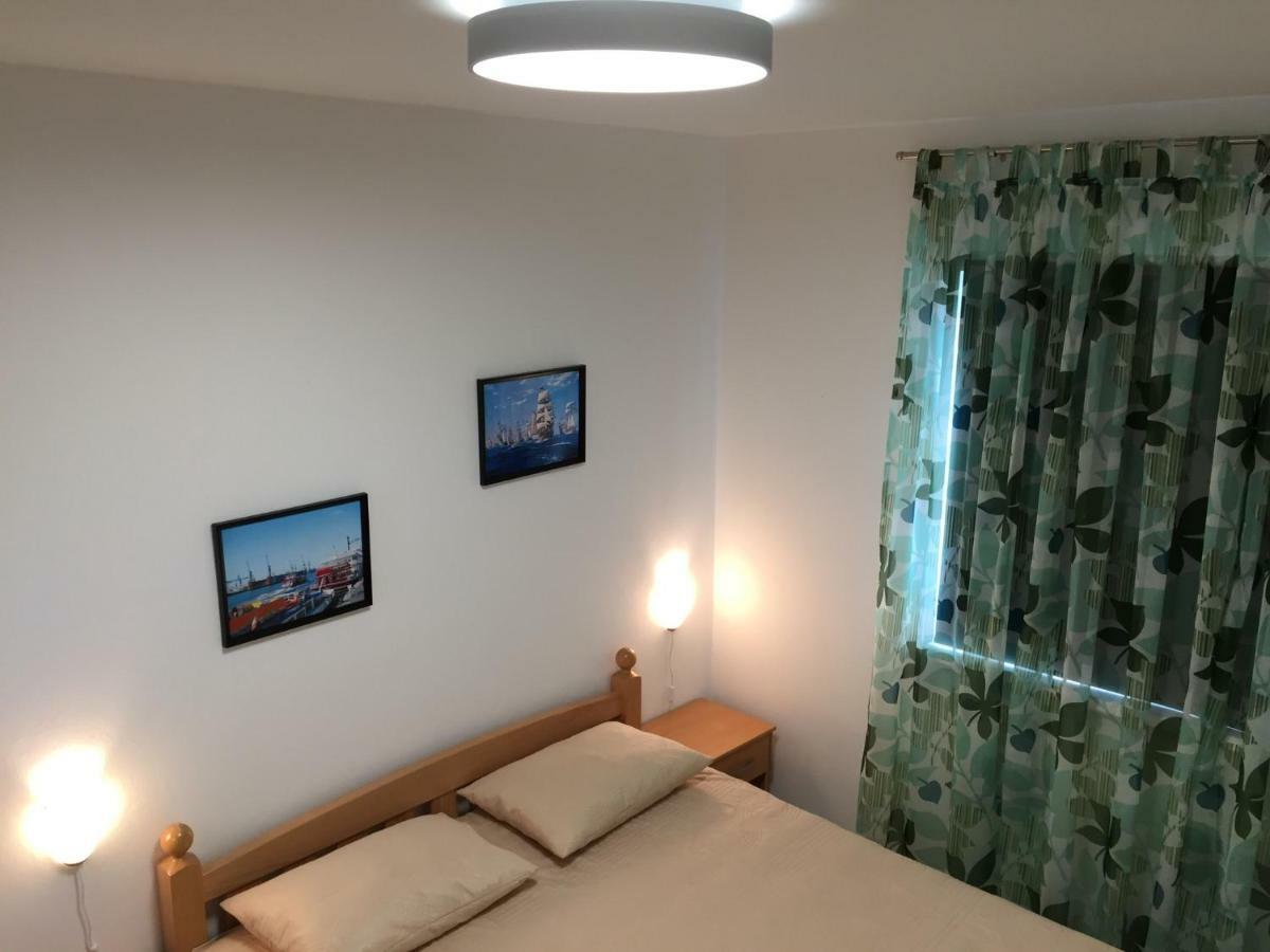 Apartment Vila Lina วีร์ ภายนอก รูปภาพ