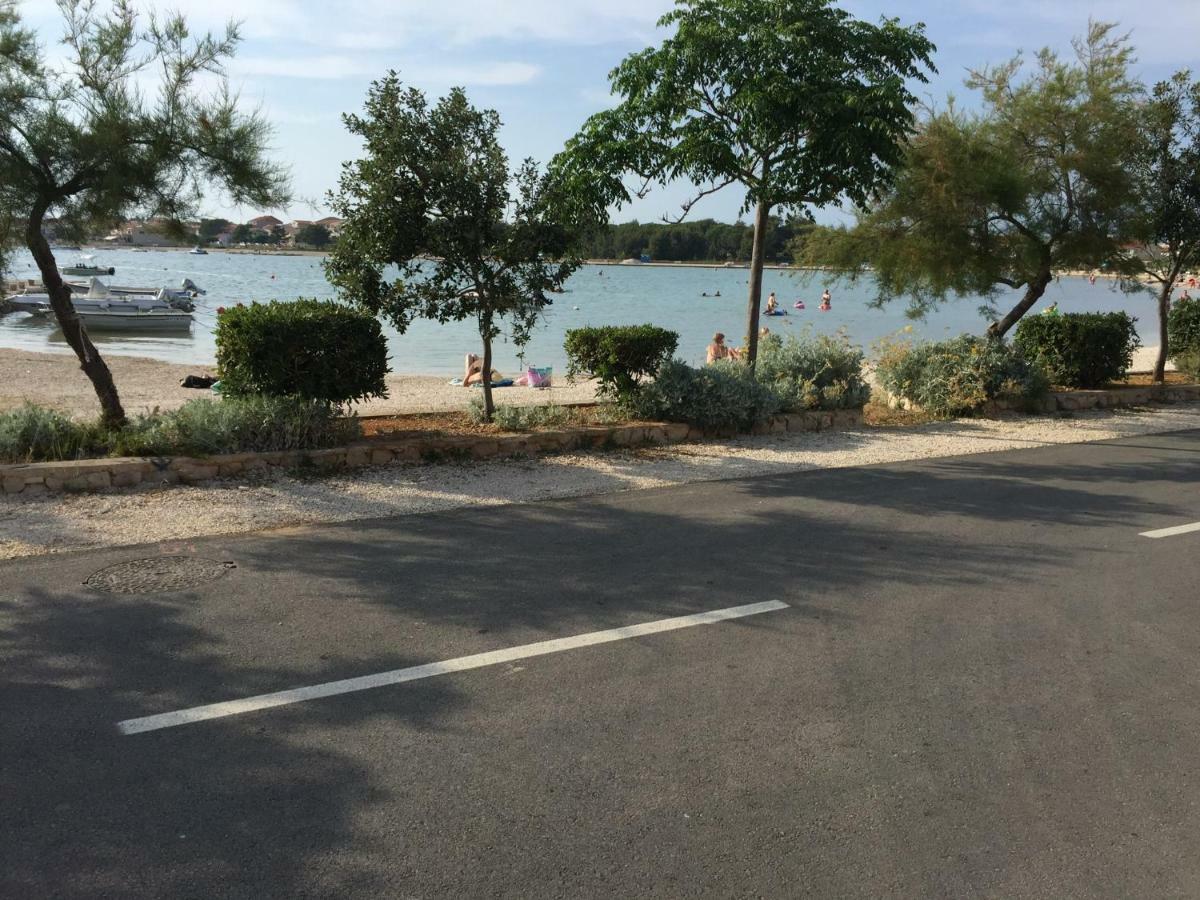 Apartment Vila Lina วีร์ ภายนอก รูปภาพ